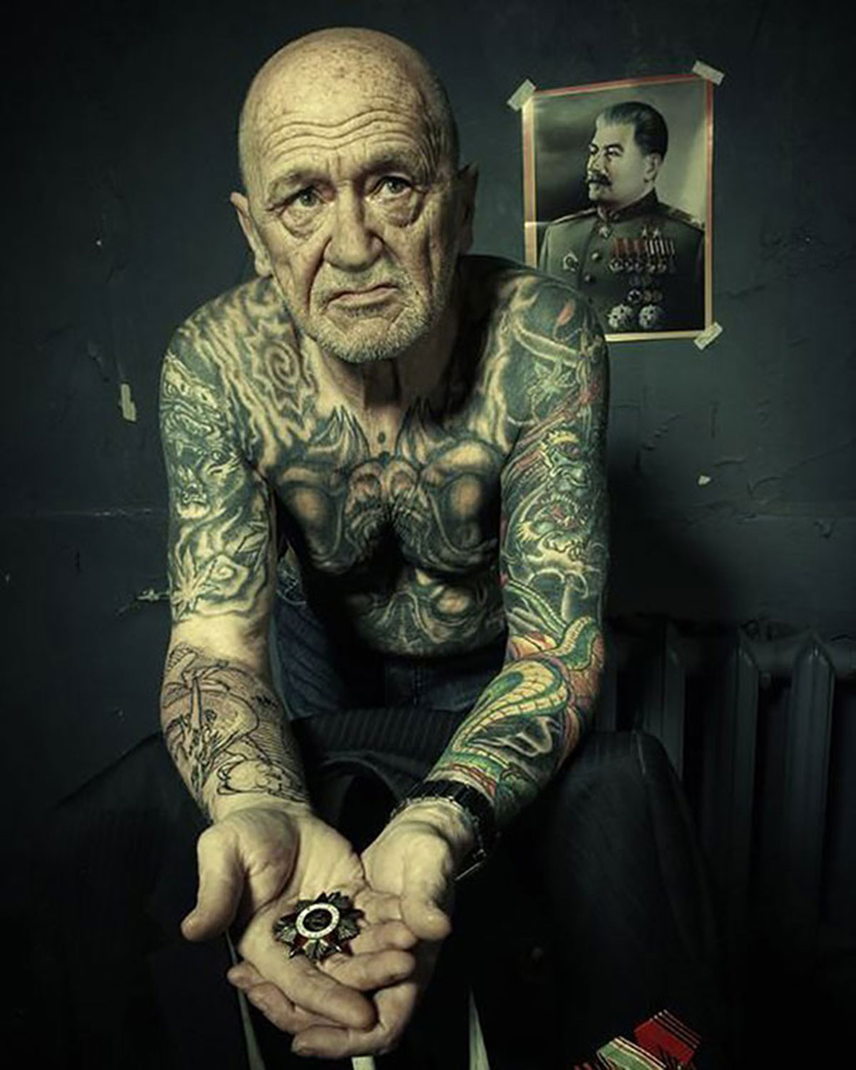 tattooed-elderly-people-22__605