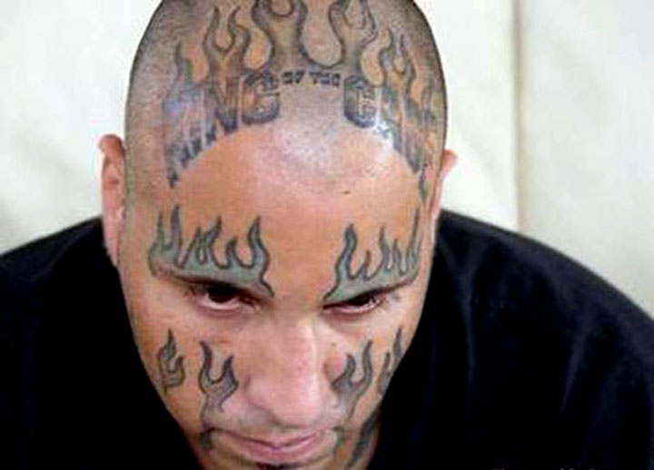 18-tatouages-faciaux-completement-wtf-qui-en-disent-long-sur-ces-personnes10